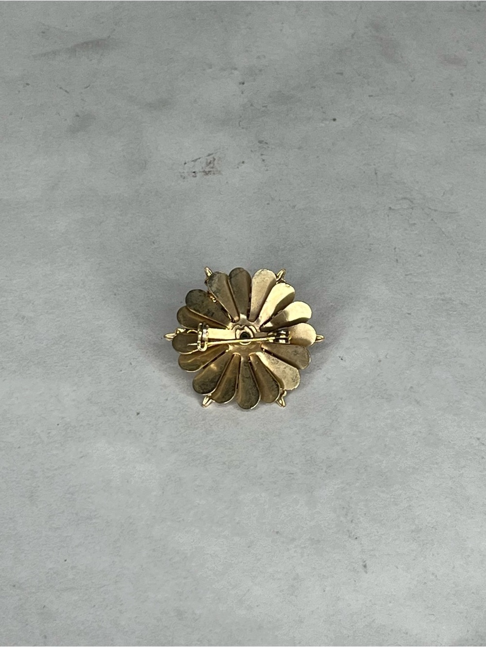 Round gold and ruby broach - Picture 2 of 2